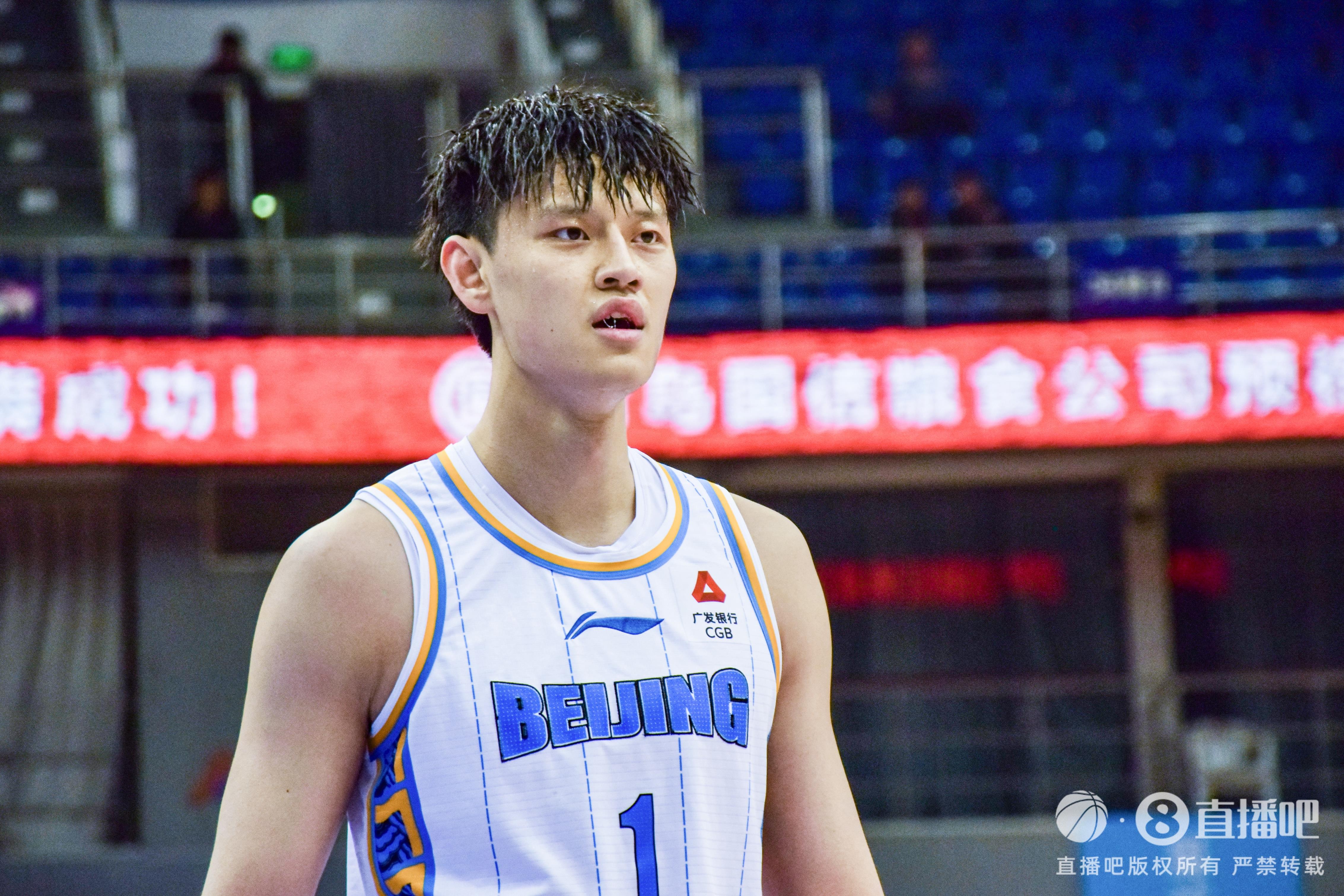 7次大帽相當(dāng)炸裂！曾凡博替補(bǔ)砍16分7板7帽 大帽絕殺遼寧！